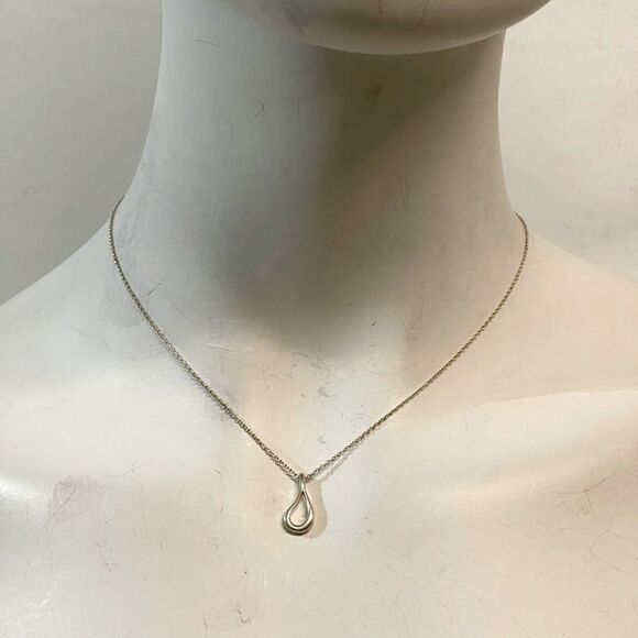 Authentic TIFFANY & Co. Open Teardrop Elsa Peretti Necklace 925 Sterling - Picture 10 of 10